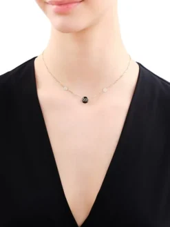 Złoty naszyjnik z onyksem