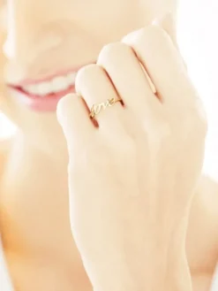 Złoty pierścionek - love