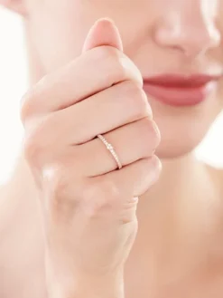 Złoty pierścionek z cyrkoniami - serce