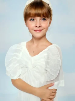 Złoty pierścionek z cyrkoniami