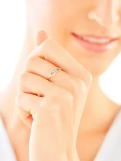 Złoty pierścionek z cyrkoniami - nieskończoność