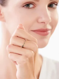 Złoty pierścionek z cyrkoniami - Eternity