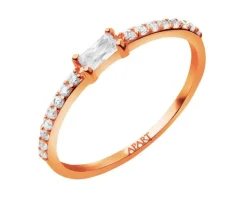 Złoty pierścionek z cyrkoniami