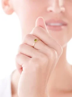 Złoty pierścionek z cyrkoniami - serce