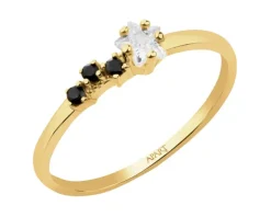 Złoty pierścionek z cyrkoniami