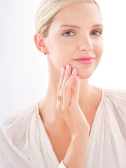 Złoty pierścionek z cyrkoniami