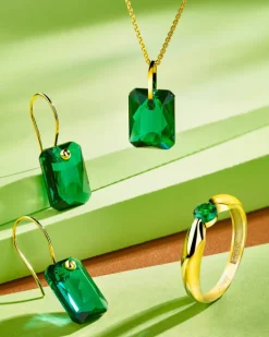 Złoty pierścionek z cyrkonią