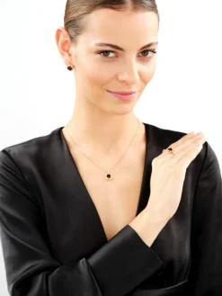 Złoty pierścionek z granatem syntetycznym