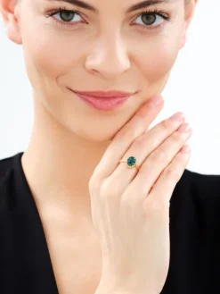 Złoty pierścionek z korundem syntetycznym