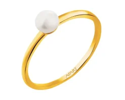 Złoty pierścionek z perłą