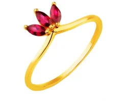 Złoty pierścionek z rubinami syntetycznymi