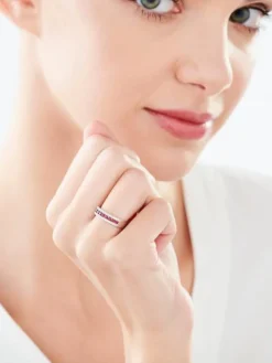 Złoty pierścionek z rubinami syntetycznymi i cyrkoniami