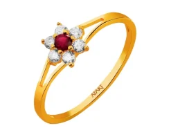 Złoty pierścionek z rubinem syntetycznym i cyrkoniami