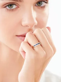 Złoty pierścionek z szafirami syntetycznymi i cyrkoniami